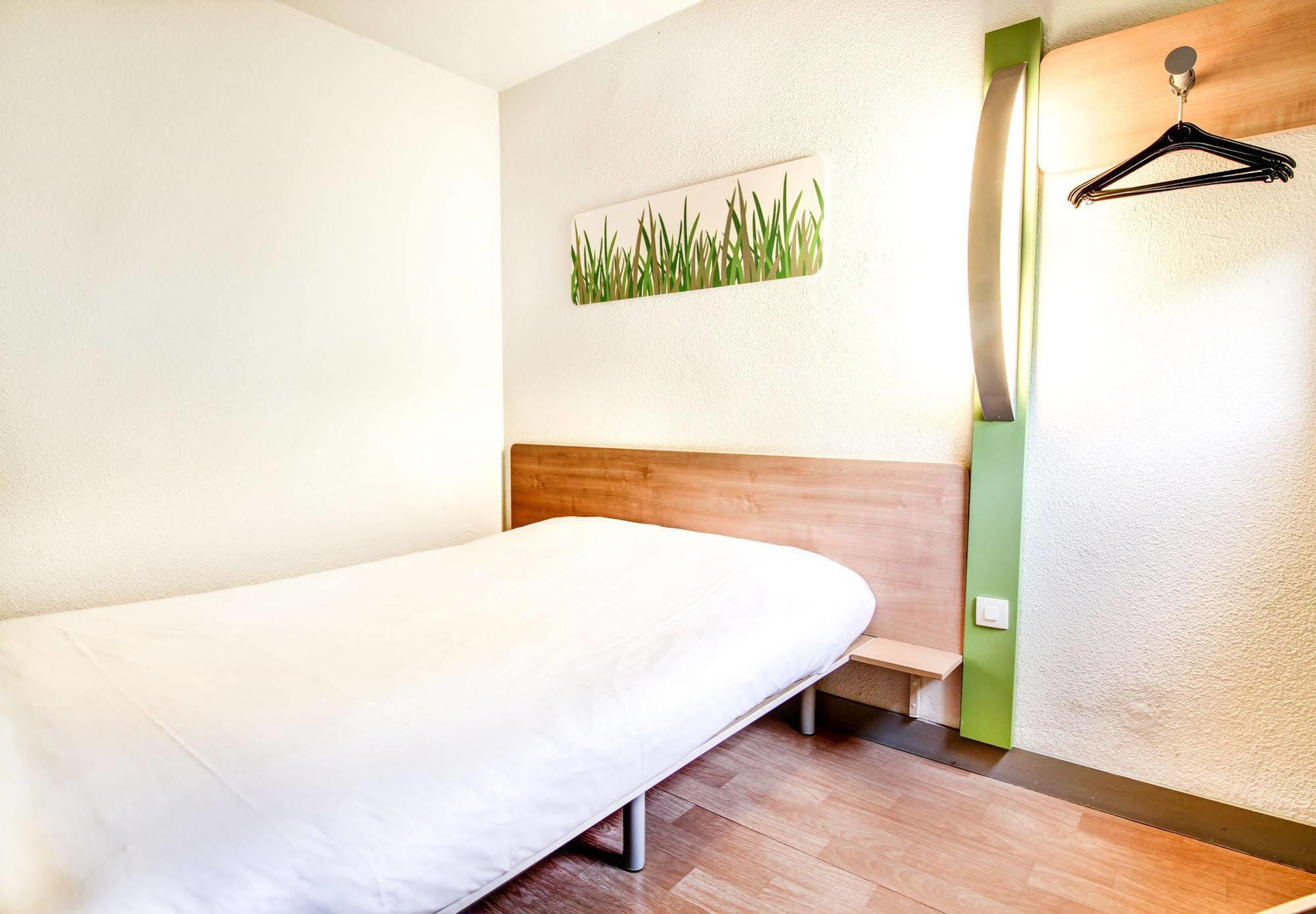 Ibis Budget Châteaudun Exterior foto